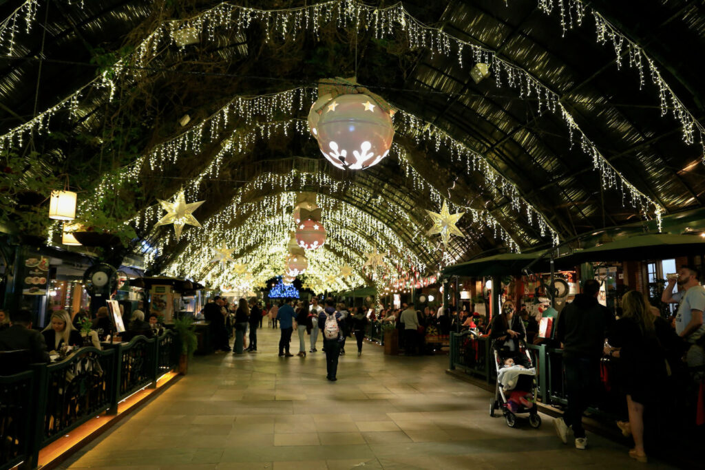 rua coberta natal em gramado